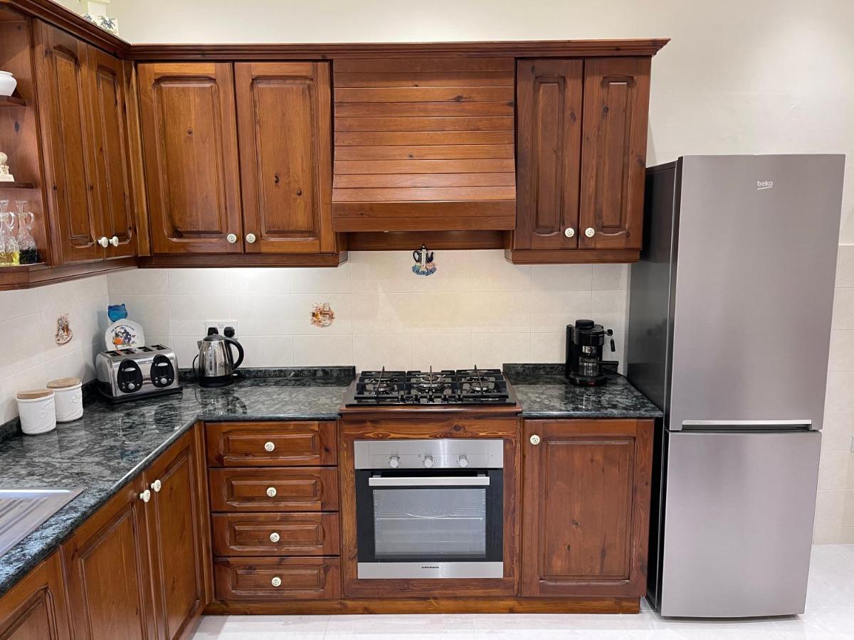 Sunrise Apt Near Beach Smarttv & Netflix Birzebbuga Exterior photo